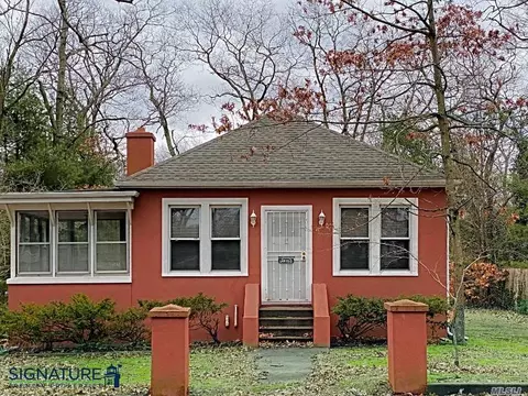 12 Midway Blvd, Patchogue, NY 11772 photo 1