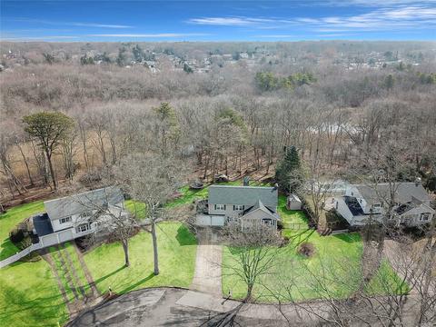 14 Allison Ct, Smithtown, NY 11787 photo 1
