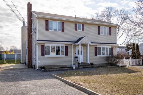 55 Herbert Cir, Patchogue, NY 11772 photo 1