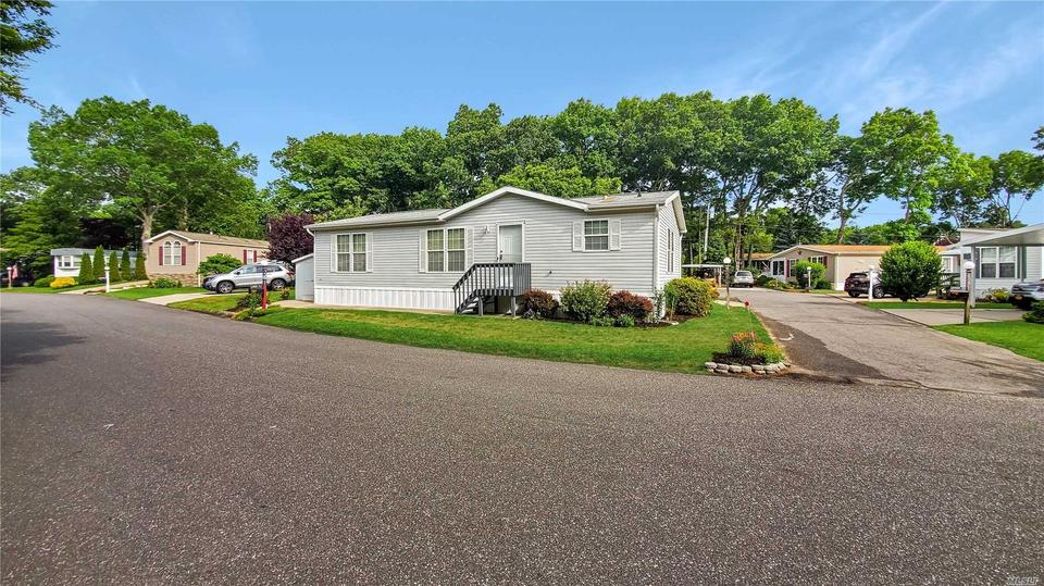 1661261 Old Country Rd, Riverhead, NY 11901 1 photo MLS 3215546