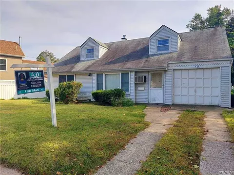484 Foxhurst Rd, Baldwin, NY 11510 photo 1