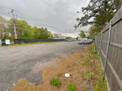 1270 Montauk Hwy, Patchogue, NY 11772 photo 1