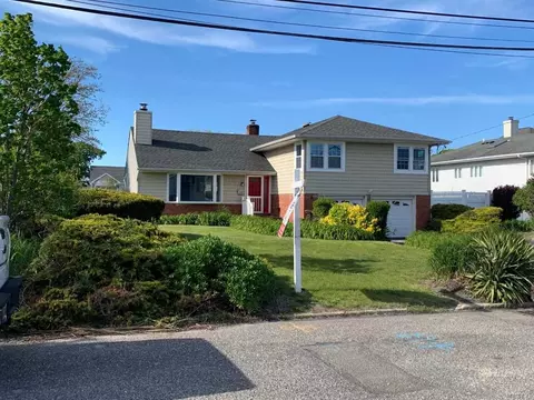 505 Devon Pl, West Islip, NY 11795 photo 1