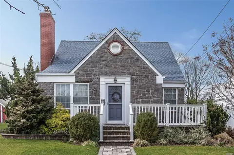 2910 Laurel Ave, Baldwin, NY 11510 photo 1