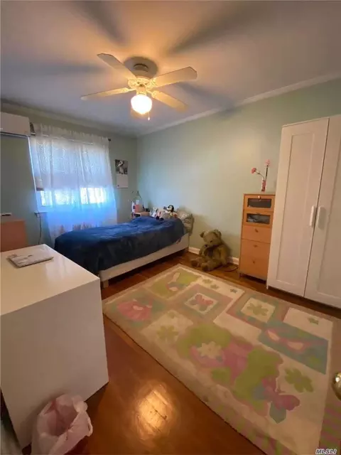 60-38 70th St, Flushing, NY 11378 photo 1