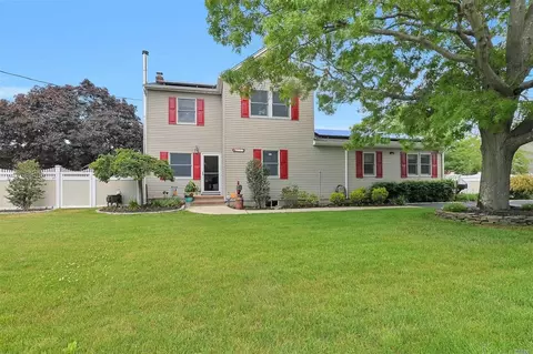 237 Barton Ave, Patchogue, NY 11772 photo 1