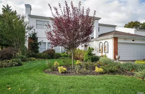 115 Fairway View Dr, Commack, NY 11725 photo 1