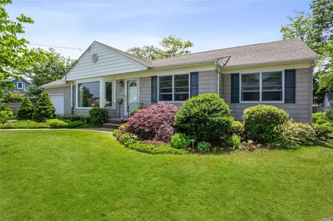 30 E 3rd St, Patchogue, NY 11772 photo 1