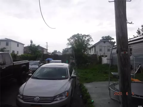 102-11 164th Ave, Jamaica, NY 11414