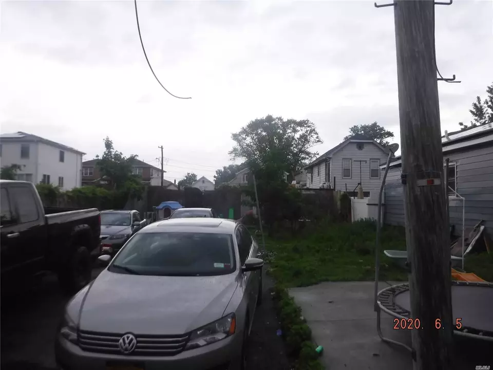  102-11 164th Ave, Jamaica, NY 11414 photo 1