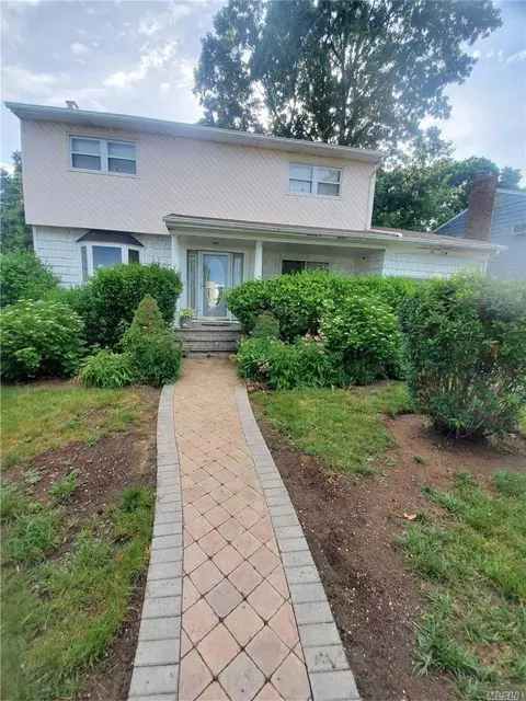 45 Bauer Ave, Roosevelt, NY 11575 photo 1