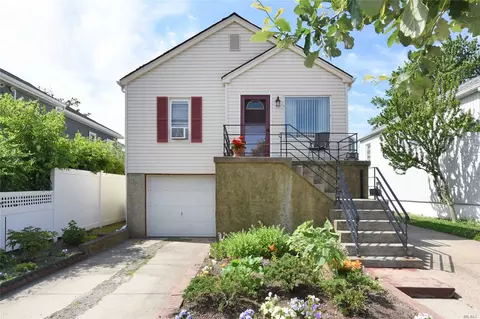 320 E Pine St, Long Beach, NY 11561 photo 1