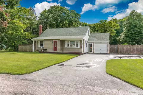 84 Andreano Ave, Patchogue, NY 11772 photo 1