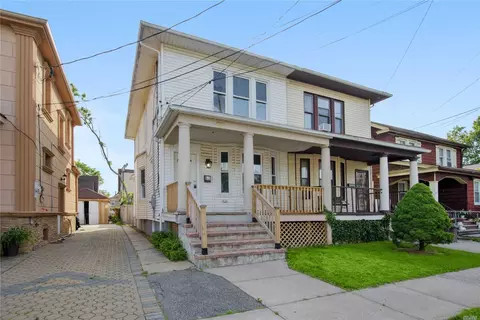 63 Ormond St, Hempstead, NY 11550 photo 1