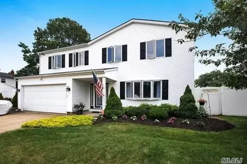 18 Edwin Ave, North Patchogue, NY 11772 photo 1