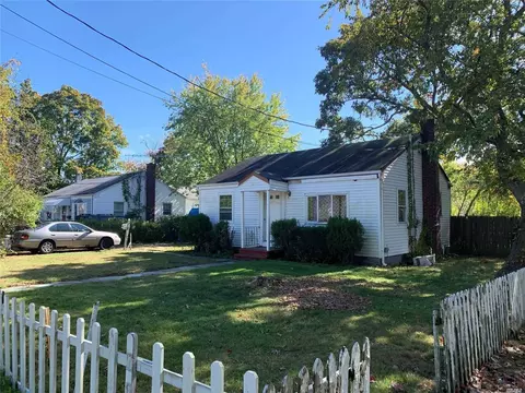 47 3rd Ave, Central Islip, NY 11722 photo 1