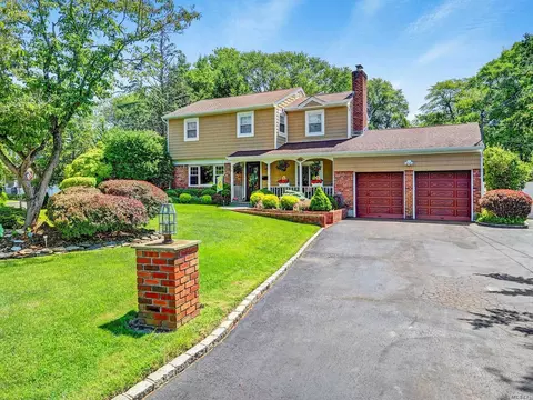 421 Smith Ave, Islip, NY 11751 photo 1