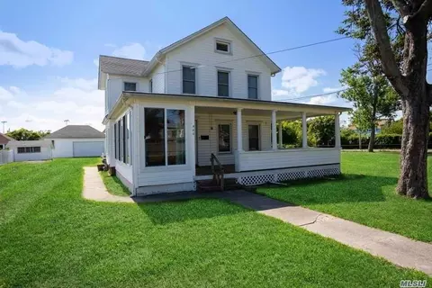460 Bay Ave, Patchogue, NY 11772 photo 1