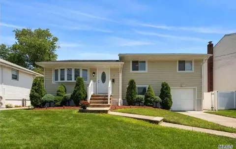 35 Gerald Ave, Freeport, NY 11520 photo 1