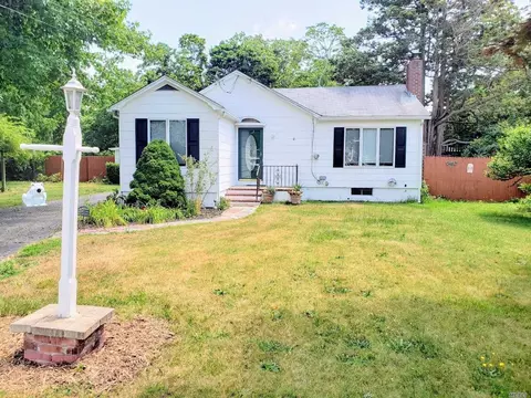 253 Rider Ave, Patchogue, NY 11772 photo 1