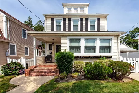 404 Windsor Pl, Oceanside, NY 11572 photo 1