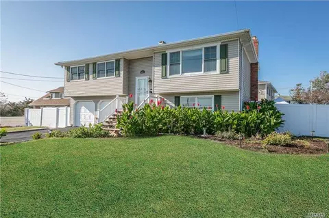 103 Smith St, Patchogue, NY 11772 photo 1