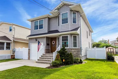 2750 Harvard Pl, Baldwin, NY 11510 photo 1
