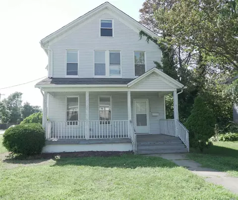 172 N Ocean Ave, Patchogue, NY 11772 photo 1