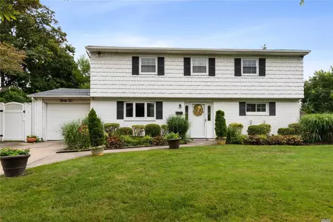 32 E Park Dr, Old Bethpage, NY 11804 photo 1