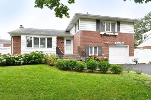 24 Sylvia Rd, Plainview, NY 11803 photo 1