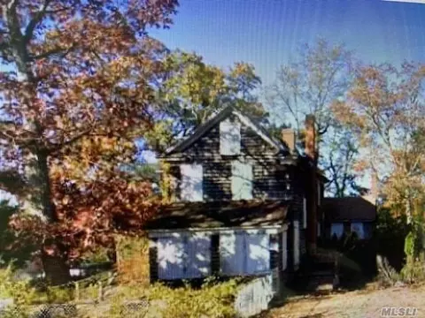 992 E Main St, Riverhead, NY 11901 photo 1