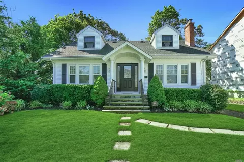 46 Campbell St, Patchogue, NY 11772 photo 1