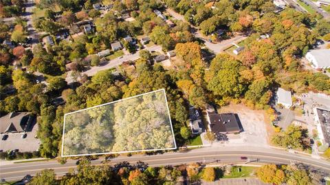 1292 E Main St, Riverhead, NY 11901 photo 2