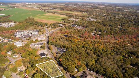 1292 E Main St, Riverhead, NY 11901 photo 3