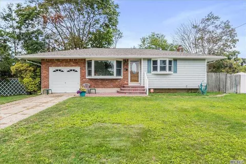 15 Digney Ct, Commack, NY 11725 photo 1