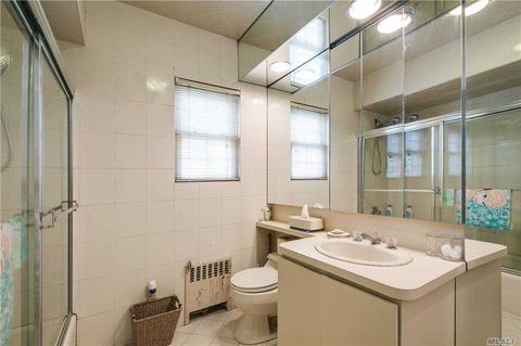 26 Adele Rd, Cedarhurst, NY 11516 photo 16