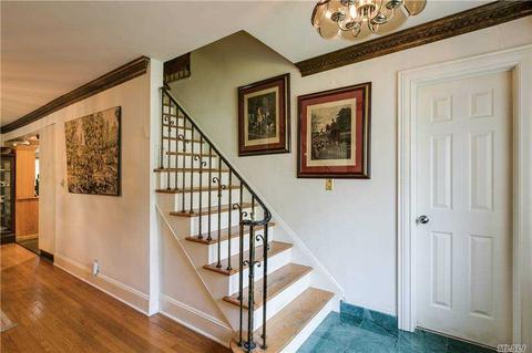26 Adele Rd, Cedarhurst, NY 11516 photo 2