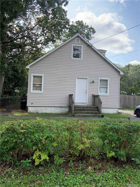 22 Patchogue Ave, Mastic, NY 11950 photo 1