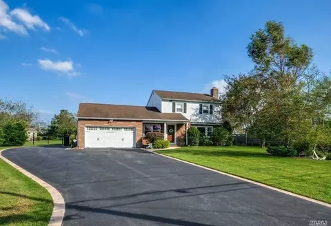 115 Elder Rd, Islip, NY 11751 photo 1