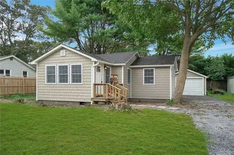 6 E Jackwill Rd, Patchogue, NY 11772 photo 1