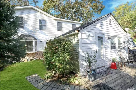 55 Taber St, Patchogue, NY 11772 photo 1