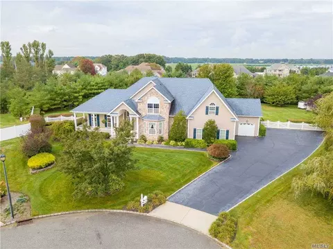 3 Upton Ct, Shoreham, NY 11786 photo 1