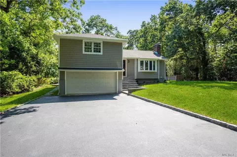 4 Ingrid Rd, Setauket, NY 11733 photo 1