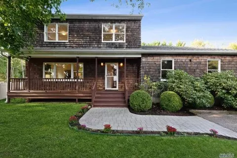596 Middle Rd, Riverhead, NY 11901 photo 1