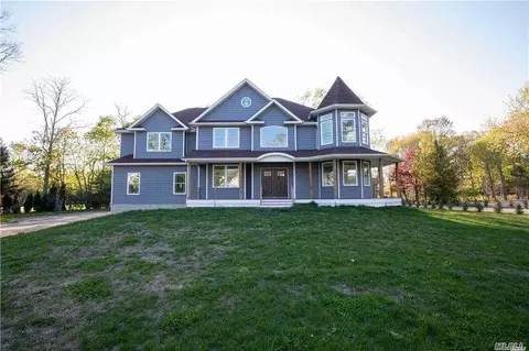256 Roe Ave, Patchogue, NY 11772 photo 1