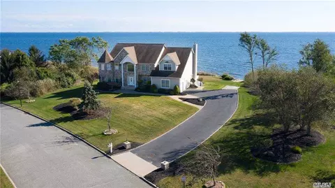 2 Marina Ln, Patchogue, NY 11772 photo 1