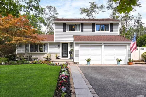 41 Donna Ln, Commack, NY 11725 photo 1