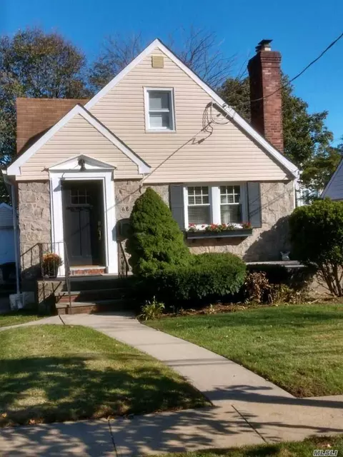 68 Stuart St, Lynbrook, NY 11563 photo 1
