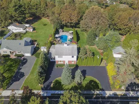 135 Barton Ave, Patchogue, NY 11772 photo 1