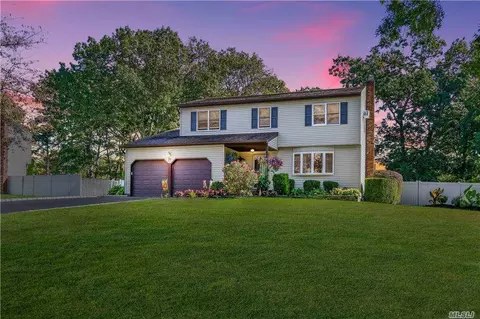77 Wicks Path, Commack, NY 11725 photo 1